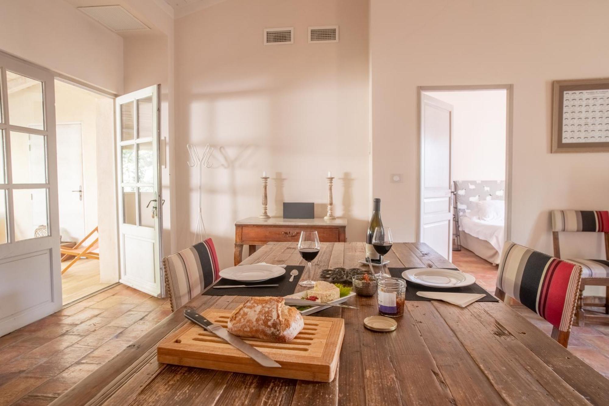 Hotel Et Appartements Domaine Des Clos - Teritoria Beaucaire  Eksteriør billede
