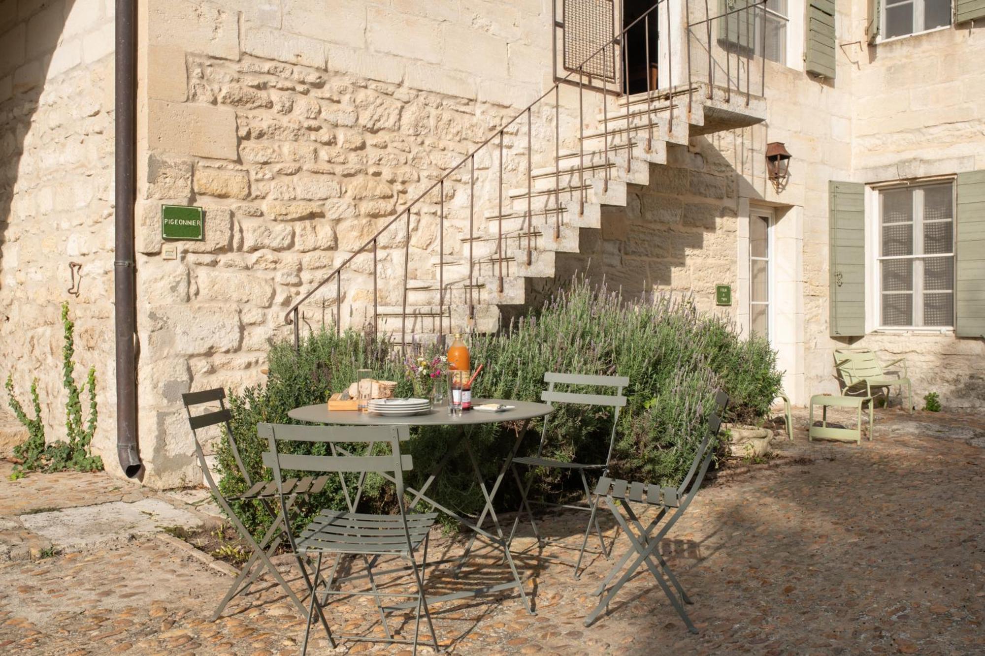 Hotel Et Appartements Domaine Des Clos - Teritoria Beaucaire  Eksteriør billede