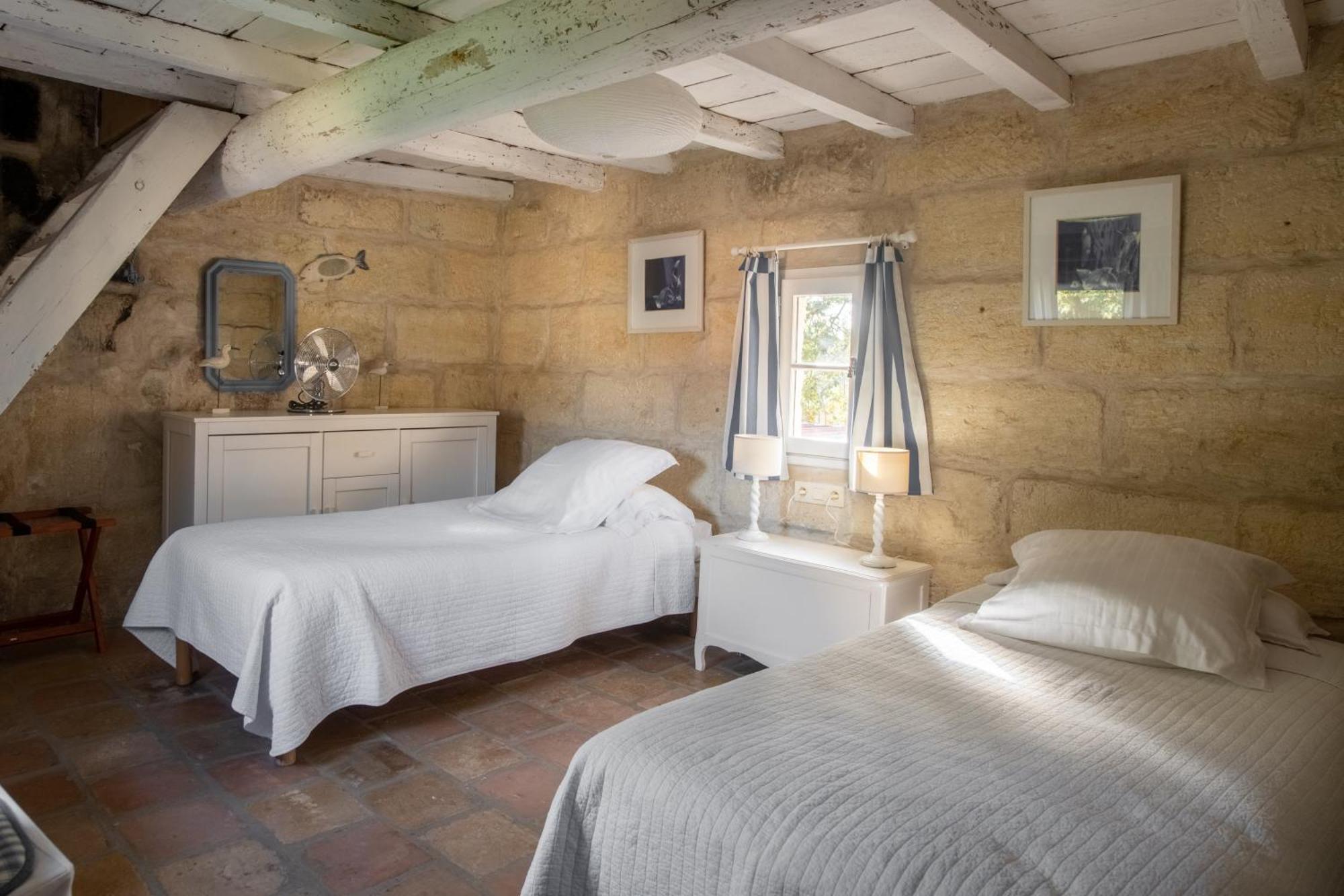 Hotel Et Appartements Domaine Des Clos - Teritoria Beaucaire  Eksteriør billede